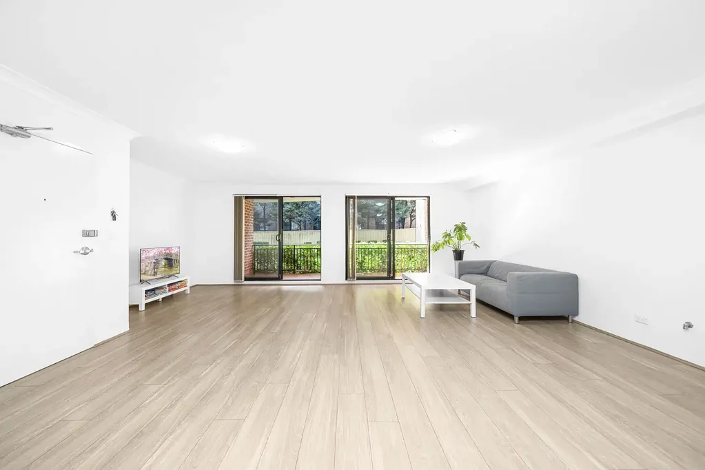 Homebush West 2침실 Spacious Ground Floor Apartment with Oversized Living & Entertainer's Balcony
