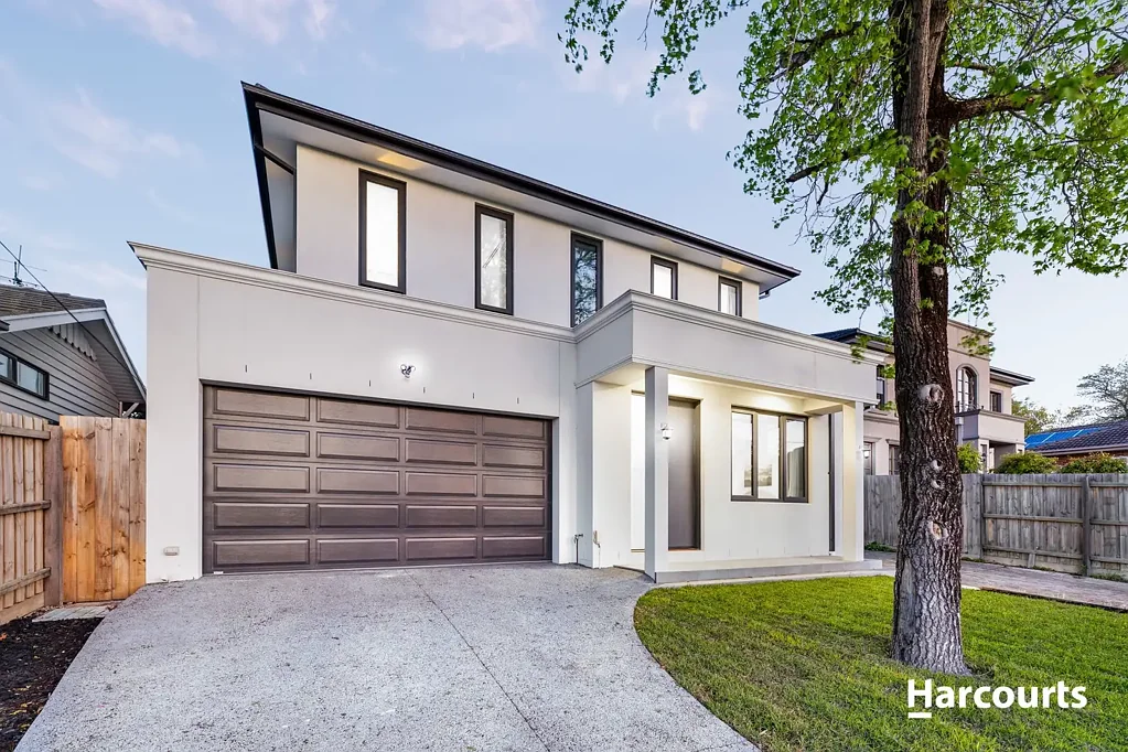 Box Hill North 4chambre Contemporary Family Living with Space, Style and Light