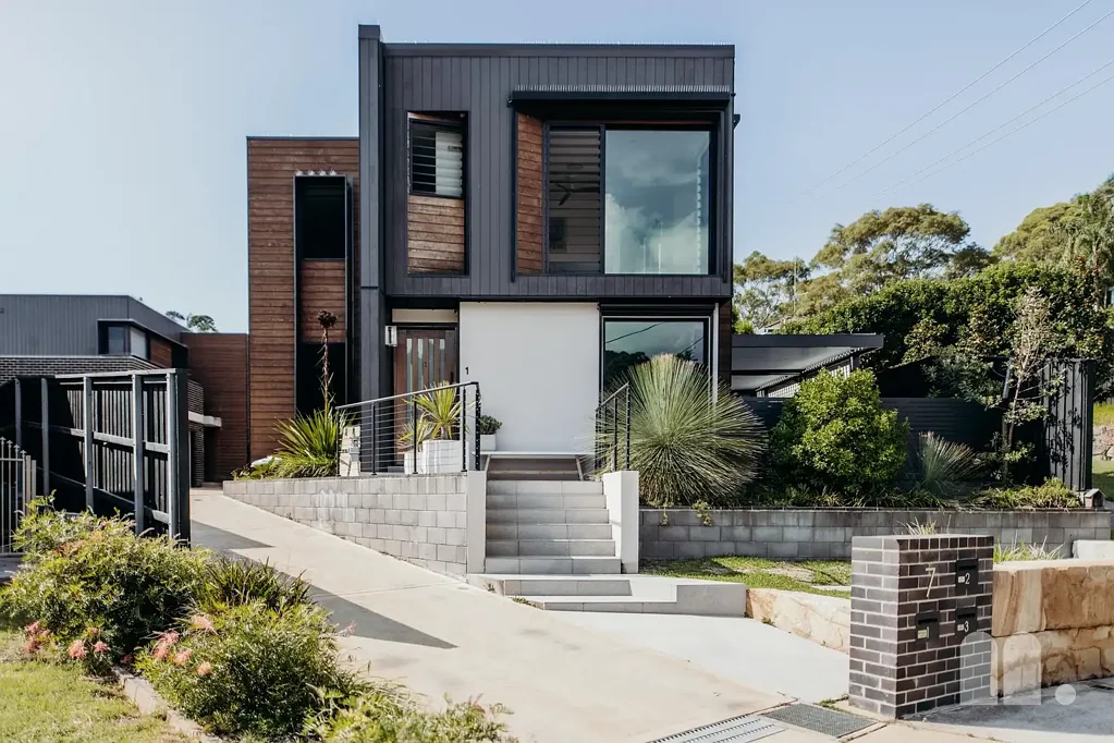 Merewether 3房  High end finishes & tranquil indoor/outdoor living, 5 mins to Merewether Beach