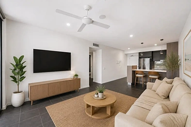 Birtinya 2房  Must Be Sold - Ground Floor Apartment with Extra Large Waterfront Terrace