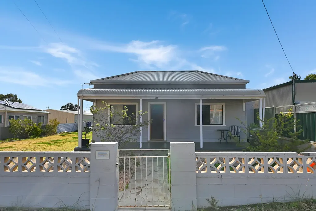 Broken Hill 3 Bedroom MOVE IN READY