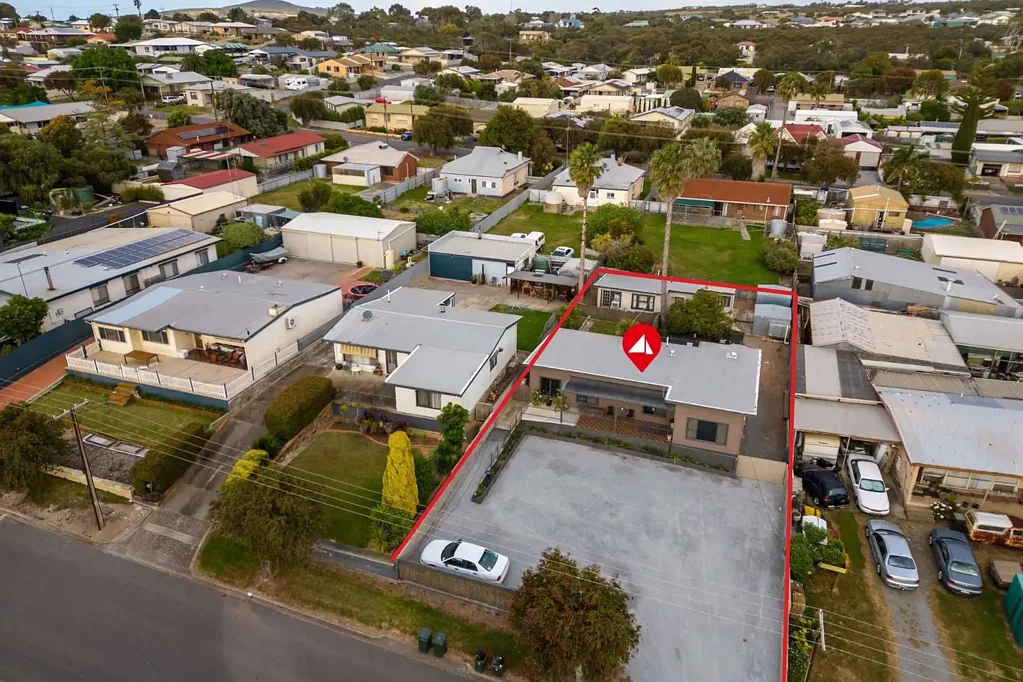 Port Lincoln 5 Bedroom Dual Income with Two Homes
