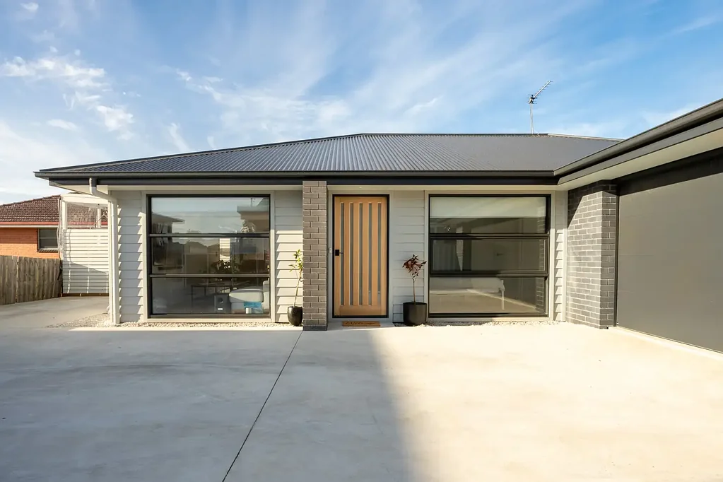 1/142 Nicholls Street, Devonport, TAS 7310