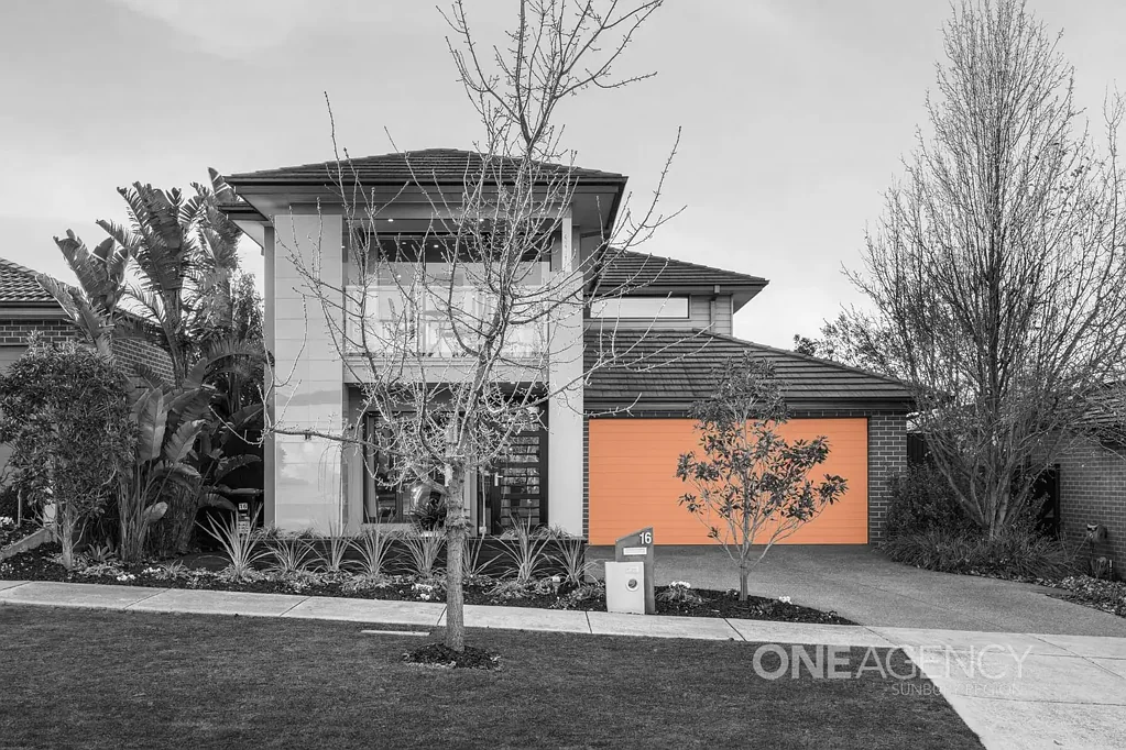 Sunbury 4 Bedroom DESIGNER EX-DISPLAY HOME WITH 4 EXPANSIVE LIVING ZONES!