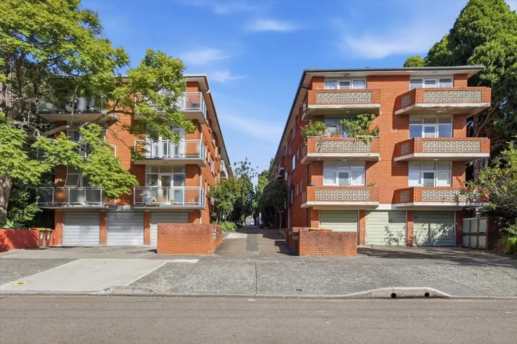 Marrickville 24침실 Entire Block of 15 Apartments on One Title | Rare Inner West Investment Opportunity
