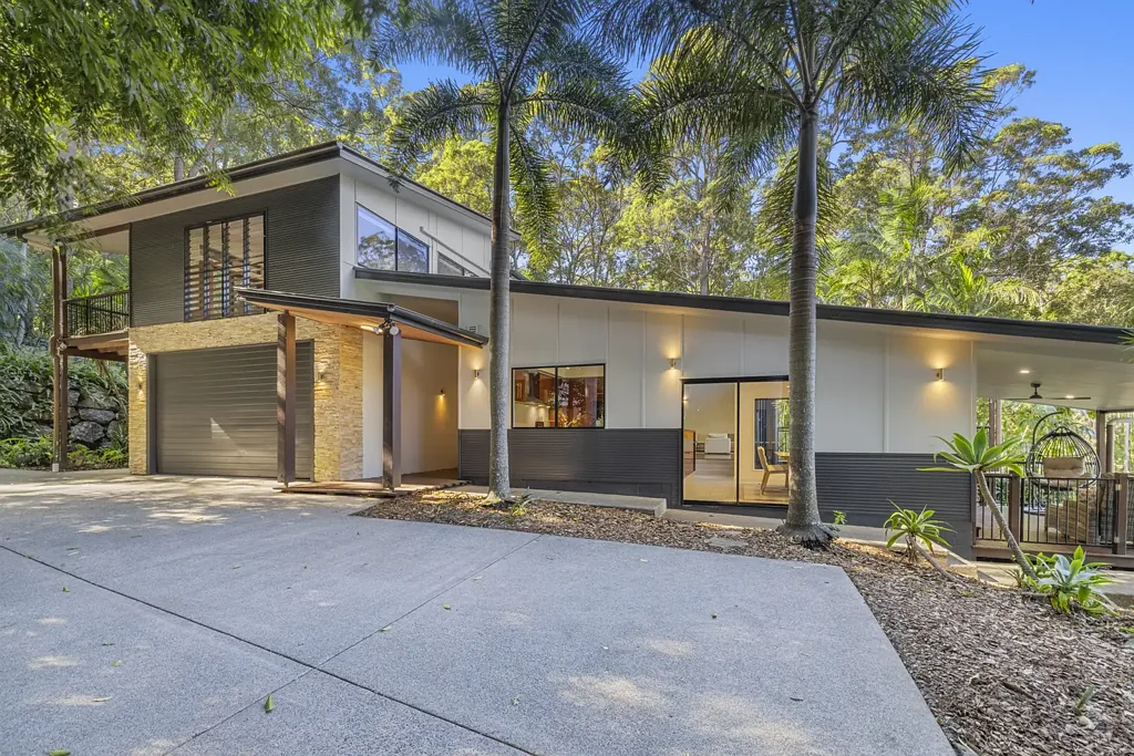 Diddillibah 7 Bedroom Private Riverfront Sanctuary With Separate Dual Living!