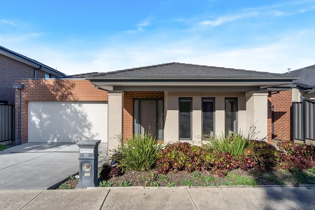 Craigieburn 4房 宽敞地块448m² 精心设计 多个生活区 全屋优质装修 主卧带步入式衣帽间 奢华套间 独立正式客厅 开放式起居用餐区 时尚实用厨房 双遥控车库 优越位置 靠近公园 商场 学校 Modern Family Living on a Generous 448m²