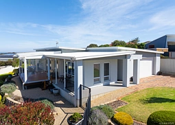 5 Baleen Court, Encounter Bay
