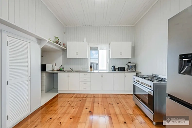 8 Brand Street, Walkervale, QLD 4670, 3 chambres, 1 salles de bain, House