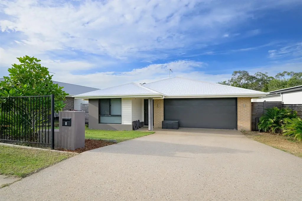 8 Phelps Circuit, Kirkwood, QLD 4680