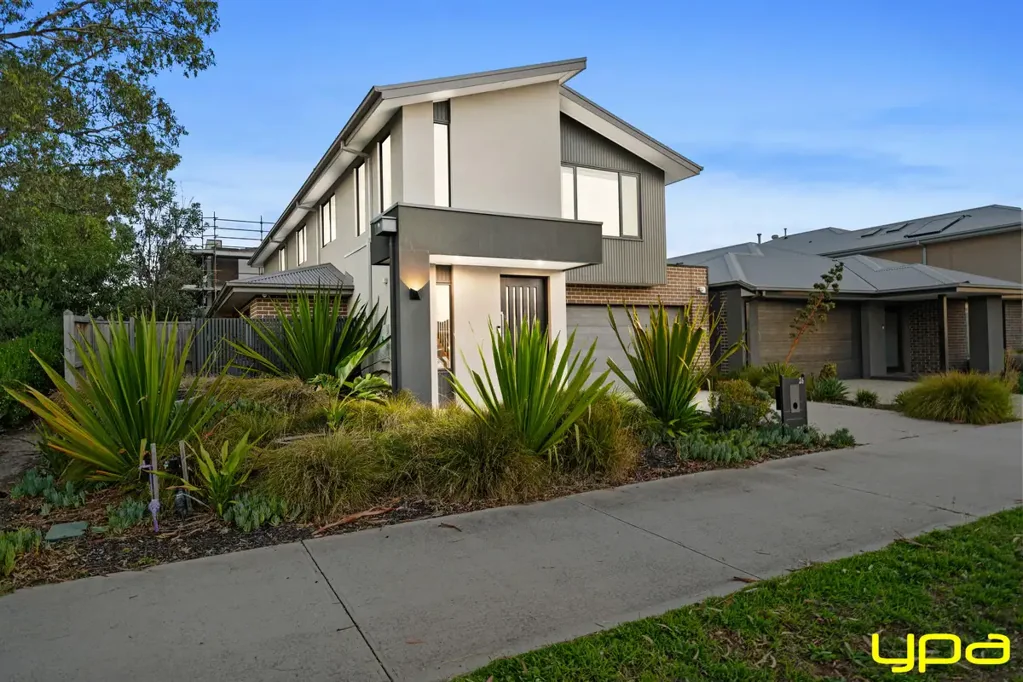 Cranbourne 4chambre Designer Ex-Display Masterpiece with Premium Finishes & Entertainer’s Lifestyle