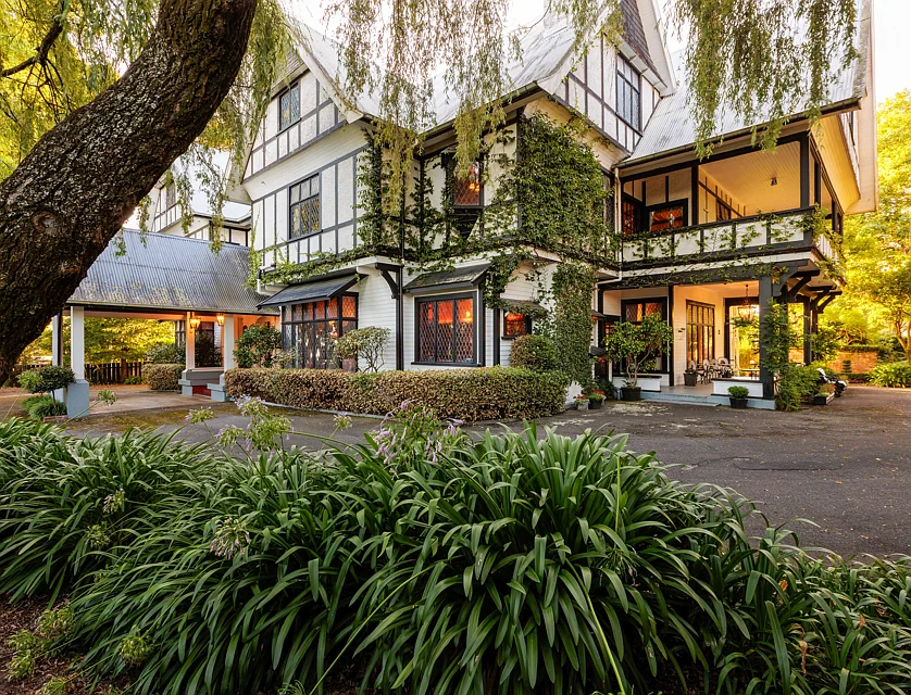 15 and 17B Keir Crescent, Lansdowne, Masterton, 7房, 4浴, House