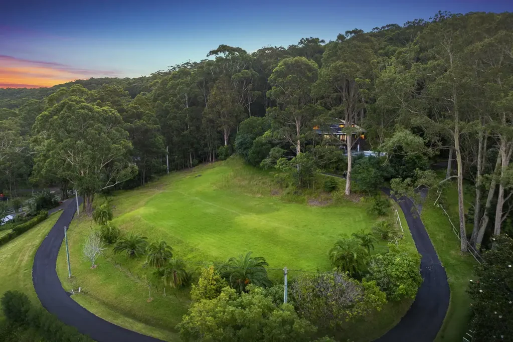 Glenning Valley 6ห้องนอน A Hidden Acreage Offering with Unmatched Presence