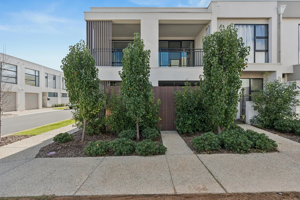 West Lakes 3房  Relaxed Living with Stunning Grange Golf Course Views