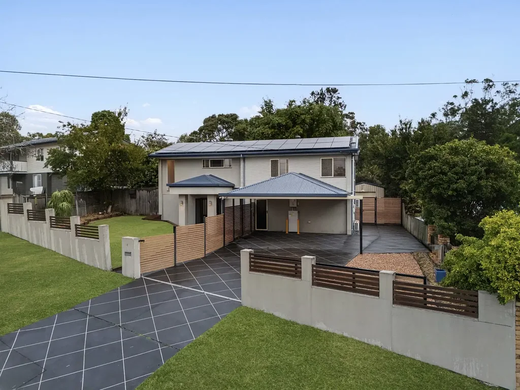 Camira 4ห้องนอน Beautiful Family Home with Dual Living Potential