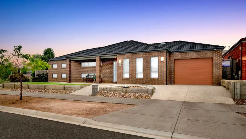 Comfortable Family Living in Growing Harkness Area