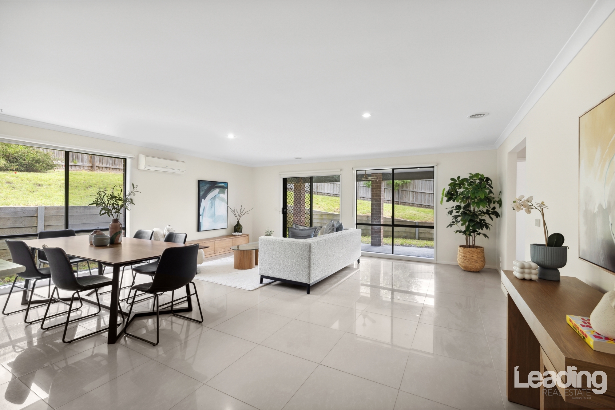 12 SALTASH CT, SUNBURY VIC 3429, 0 habitaciones, 0 baños, House