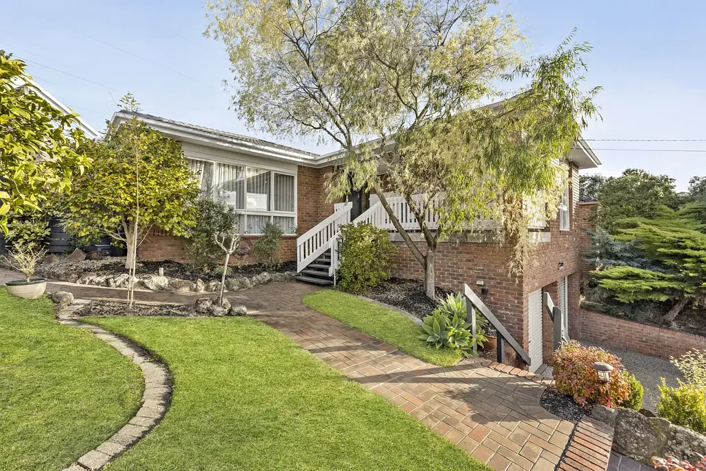 Wheelers Hill 4房 The Golden Mile 的优雅家庭生活 Elegant Family Living in The Golden Mile