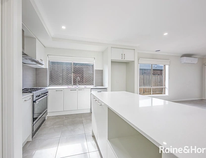 3 Dunkerrin Avenue, Gisborne, VIC 3437, 4房, 2浴, House