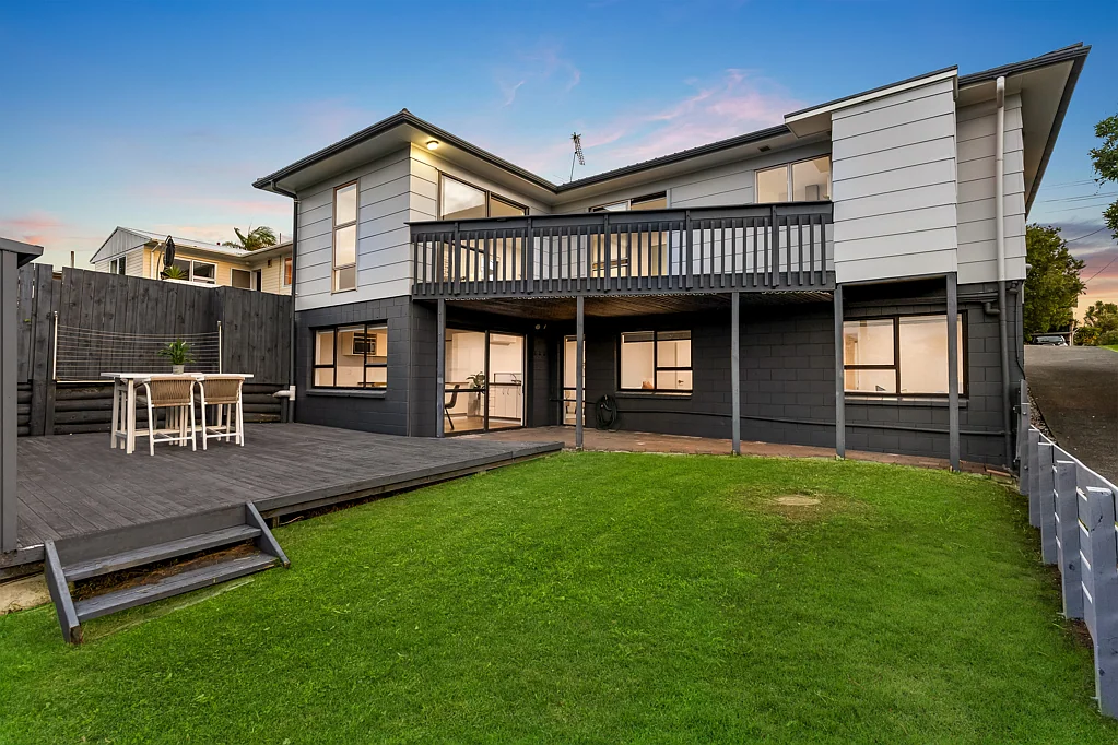 1/57 Aeroview Drive, Beach Haven, North Shore City, Auckland