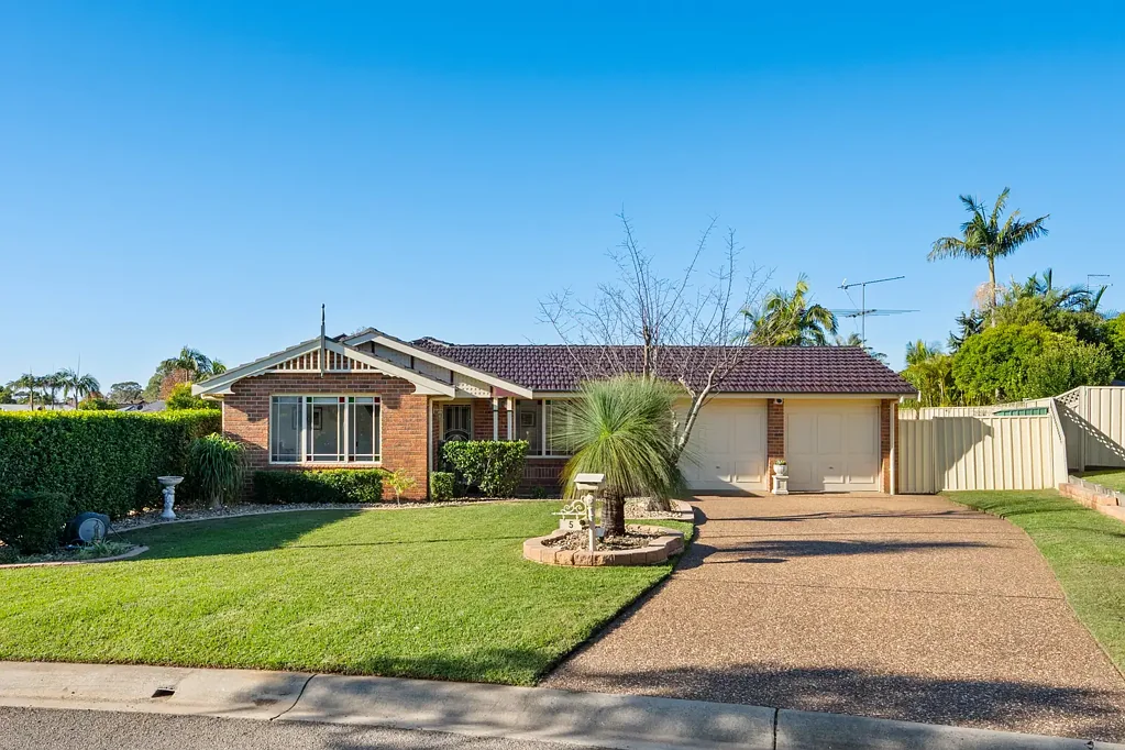 Narellan Vale 4Habitaciones Spacious Family Living with Poolside Entertaining