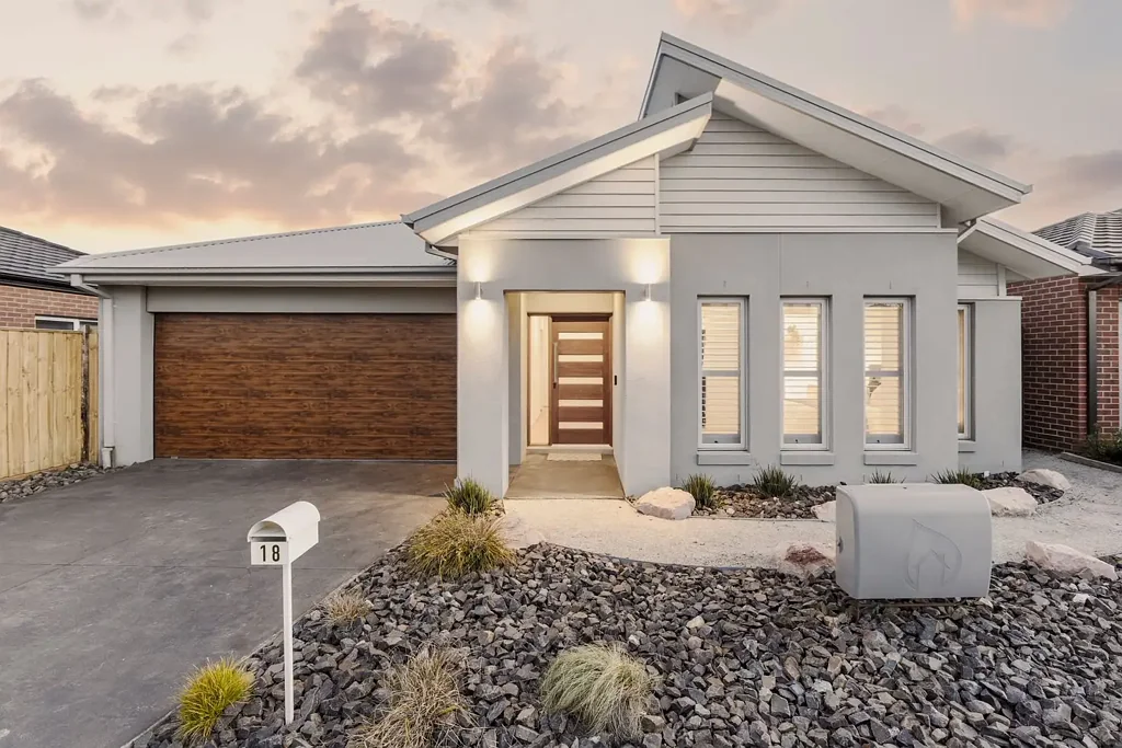 Armstrong Creek 4બેડરૂમ Stylish and Upgraded Living in Peaceful Pocket!