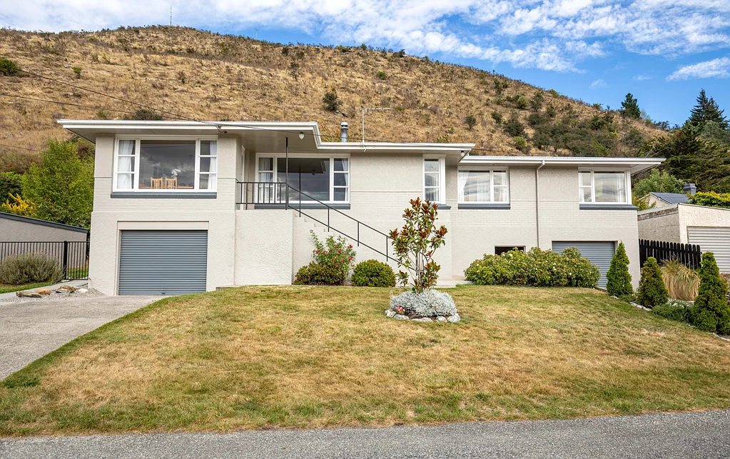 107 Branxholm Street, Roxburgh