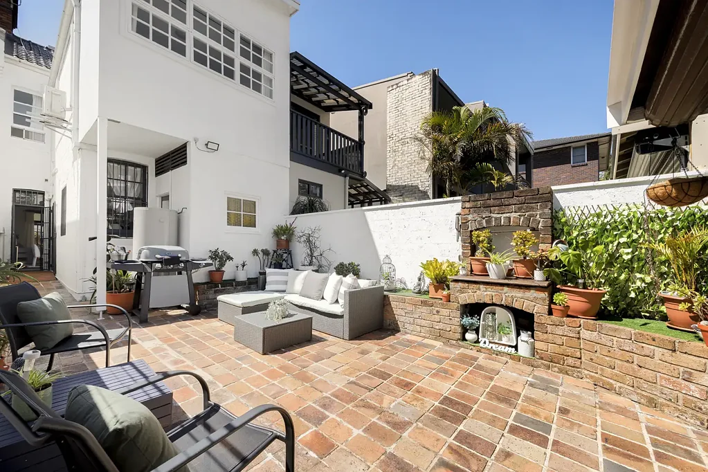 Bondi Junction 3Kwarto Victorian Elegance, Northerly Sunshine And Standout Convenience, First Time Offered in Over 40 Years