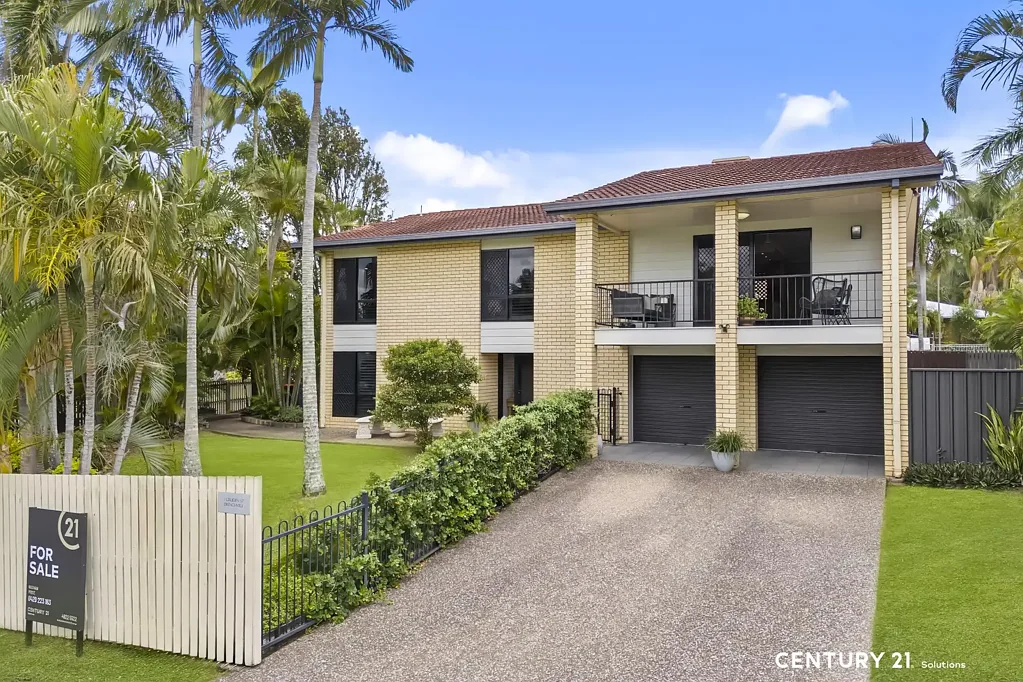 Frenchville 4房  Family Oasis with Resort-Style Living - Steps from Frenchville State School
