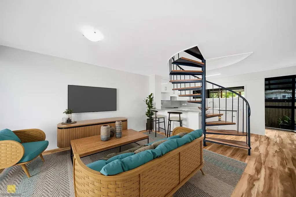 Holloways Beach 2 Bedroom Townhouse in Quiet Boutique Complex - Walk to Beach, Cafes & Amenities