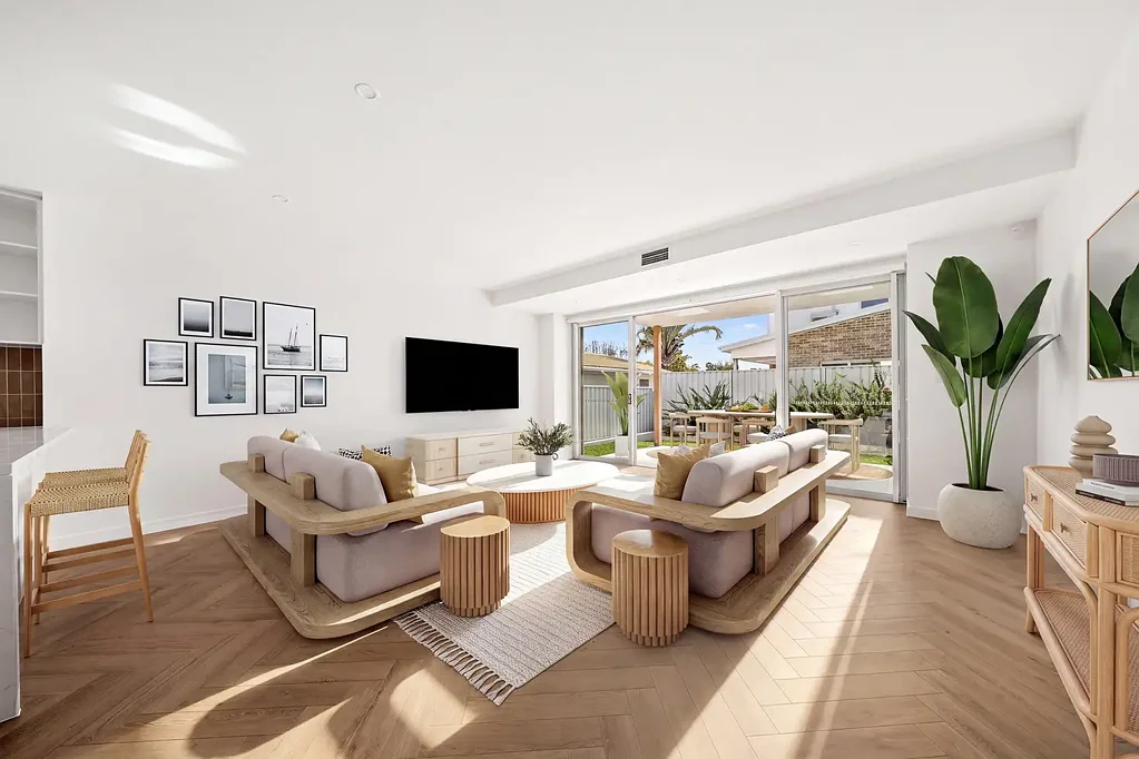 East Corrimal 4 Bedroom Luxury Torrens Title Four-Bedroom Family Home