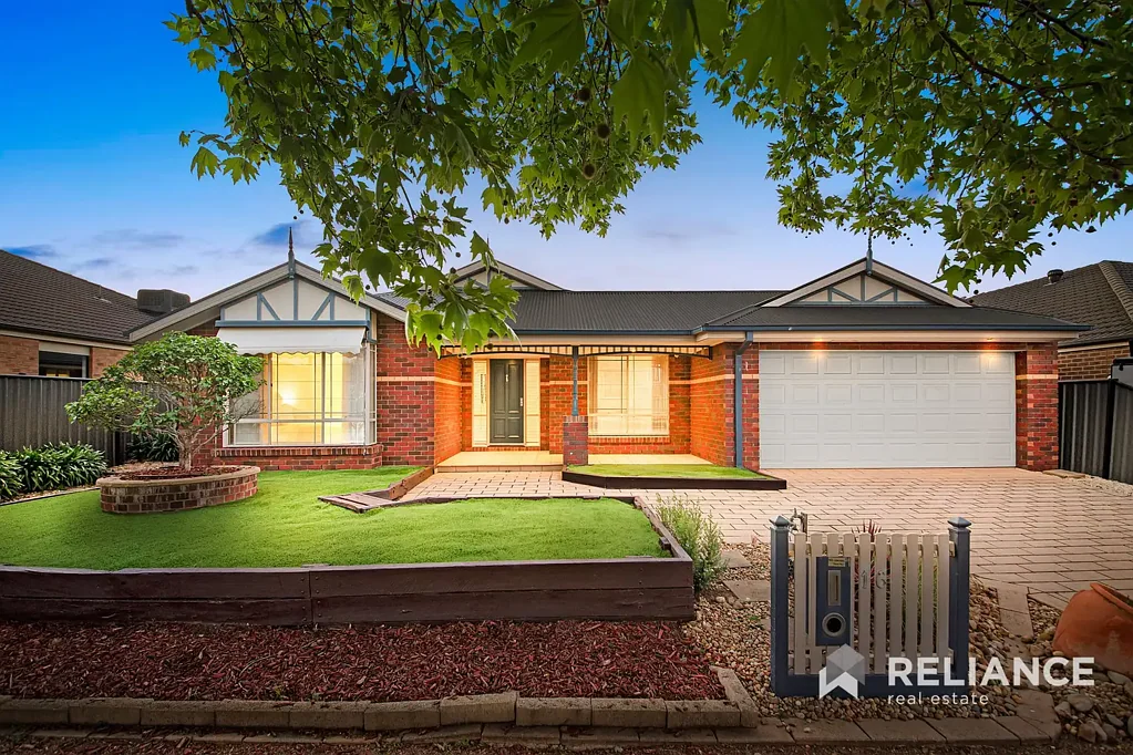 ਹੋਰ - 16 Santander Crescent, Point Cook, VIC 3030
