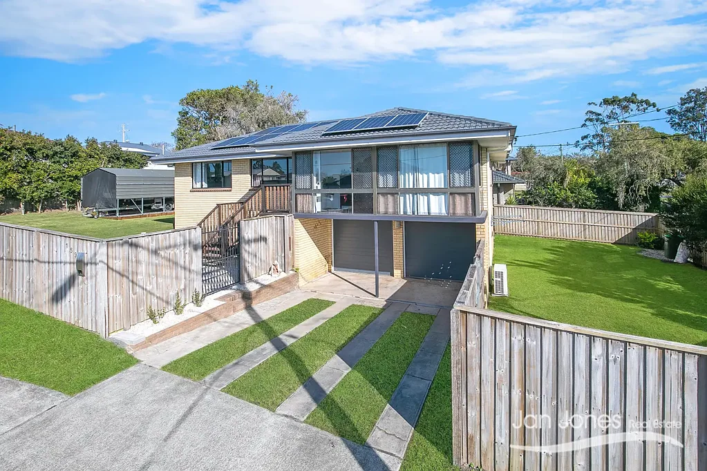 Clontarf 3 Bedroom Elevated, Updated, Immaculate with Side Access