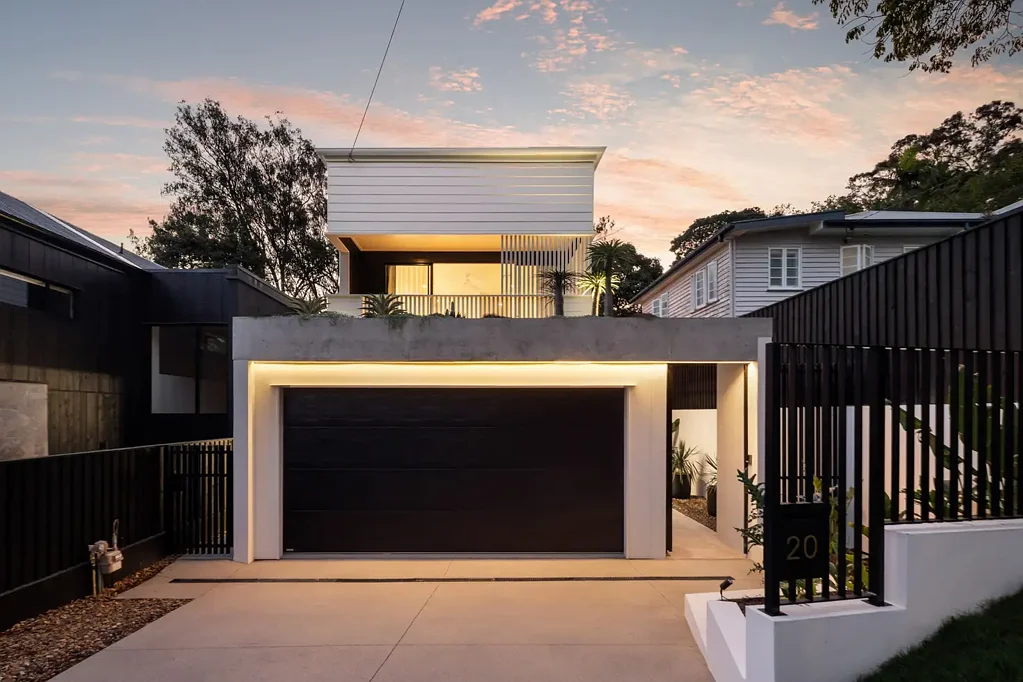 Bardon 5ਬੈੱਡਰੂਮ Brand-New Build Delivers Elevated Lifestyle in Coveted Locale