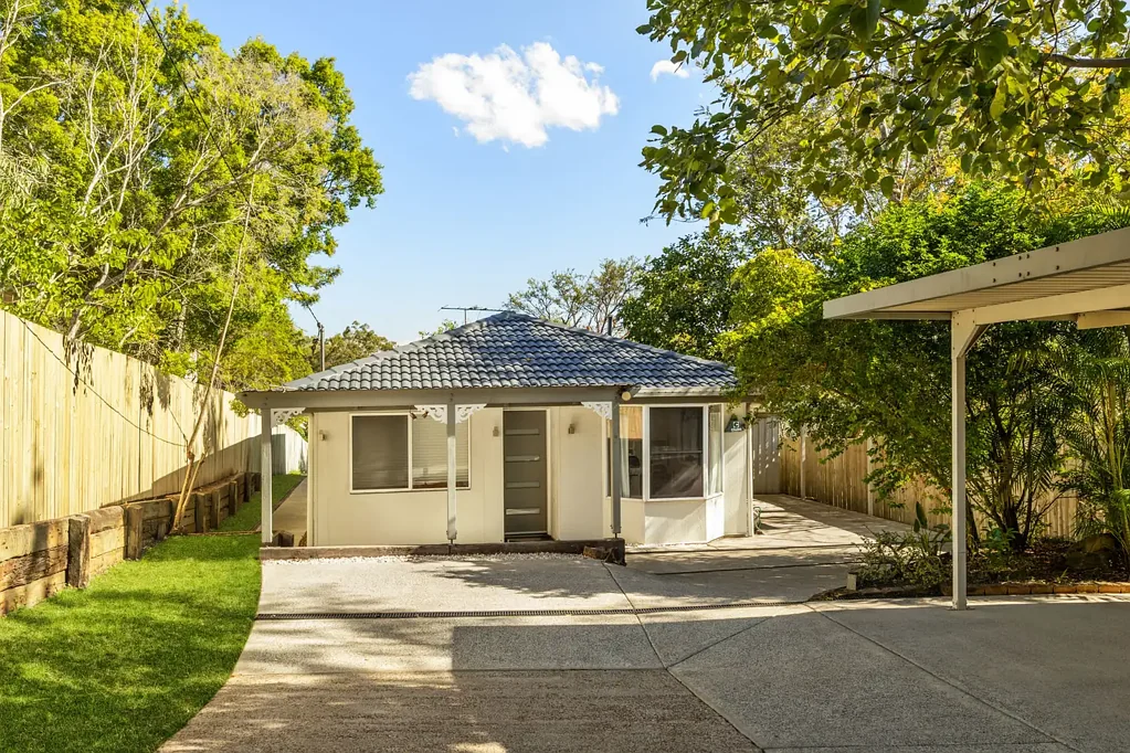 Indooroopilly 3 Bedroom Elevated Lowset Home in Central Indooroopilly - Walk to Shops & Schools