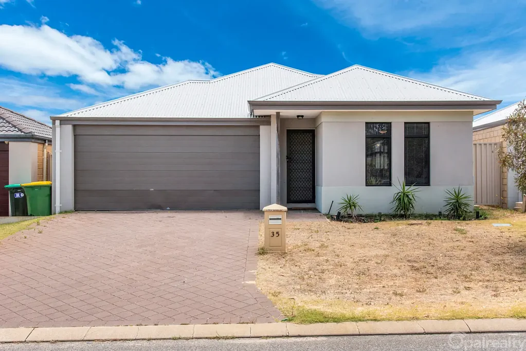 35 Sorrento Turn, Secret Harbour, WA 6173