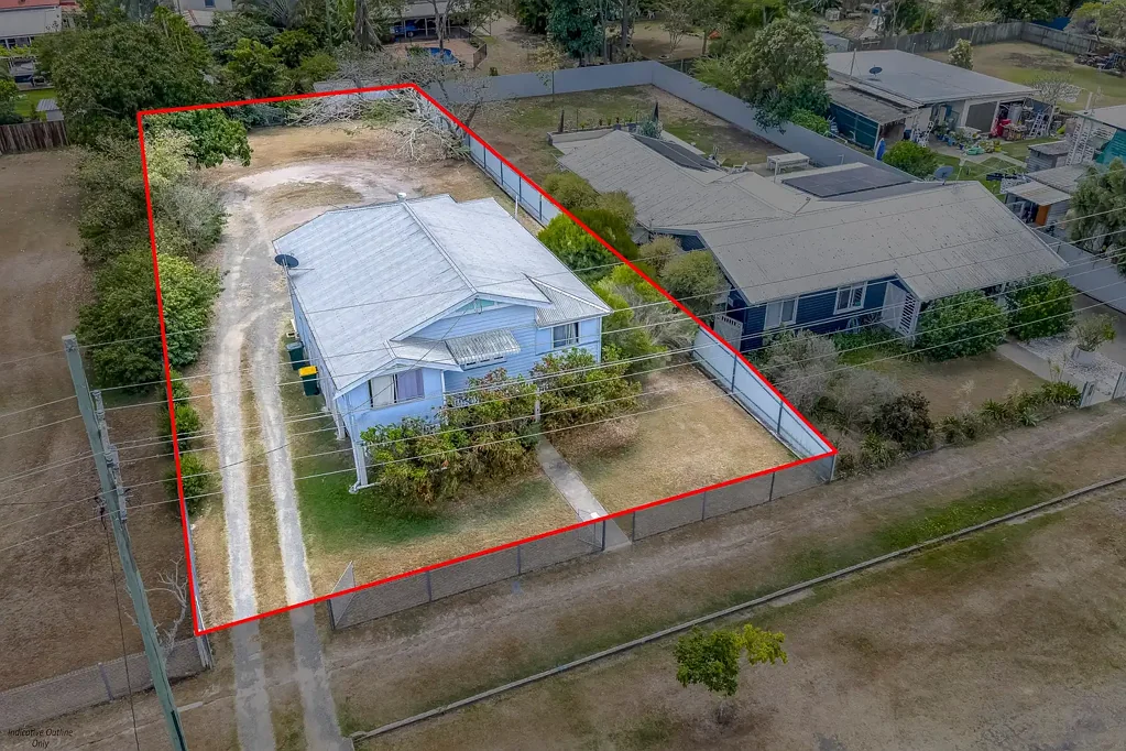 Bundaberg West 3ห้องนอน INVESTORS DELIGHTS WITH DEVELOPMENT OPPORTUNITY!!
