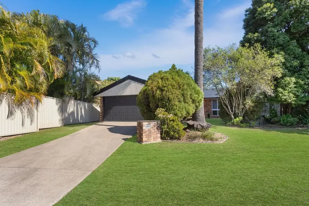 4 Kannella Grove, Karana Downs, QLD 4306