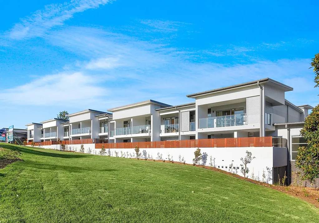 STUNNING EXECUTIVE 3 BEDROOM APARTMENT !