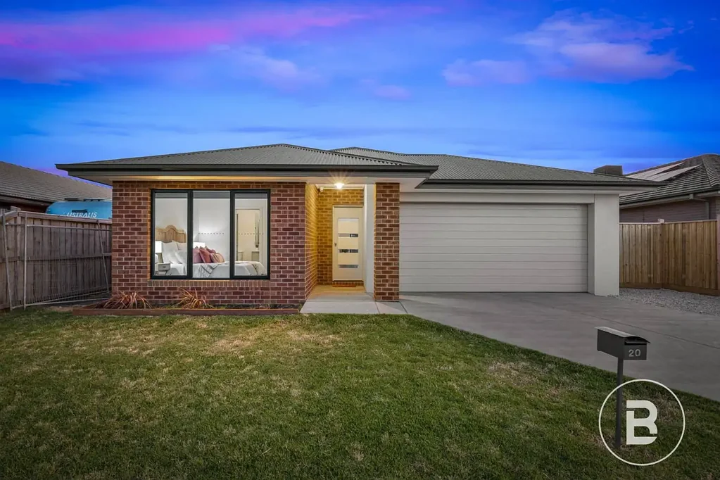 FOUR BEDROOMS, TWO LIVING IN WINTER VALLEY
