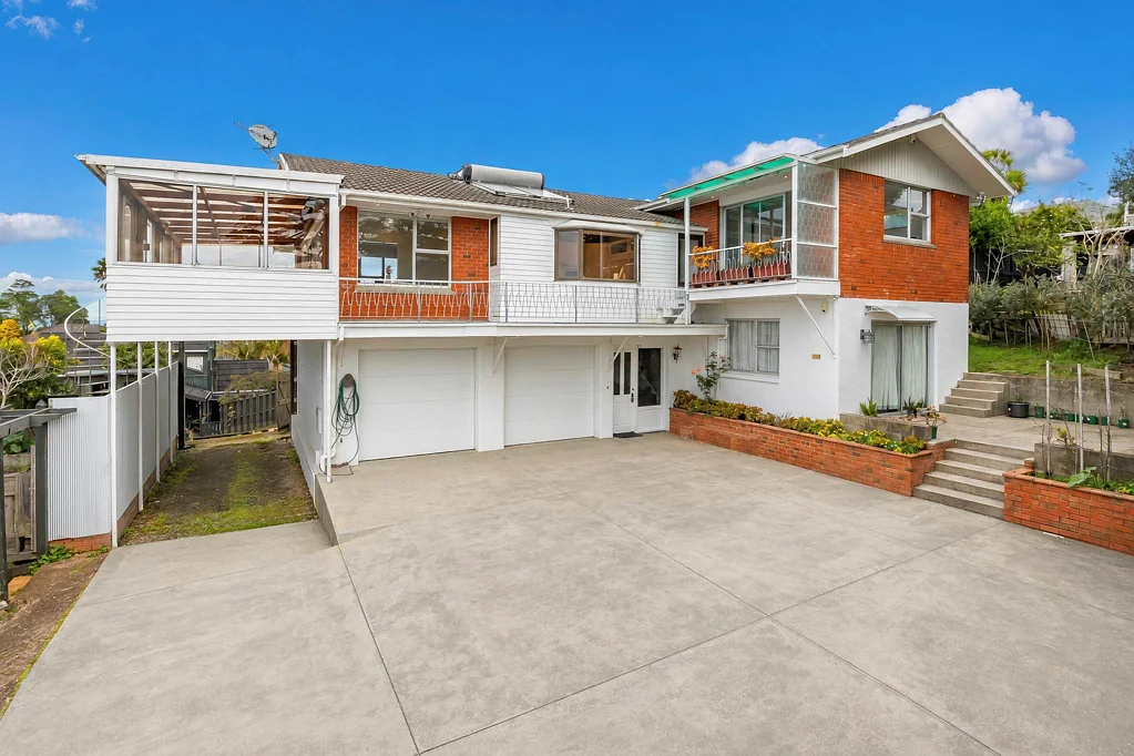 Mount Roskill 7房  Opportunity to Add Value!