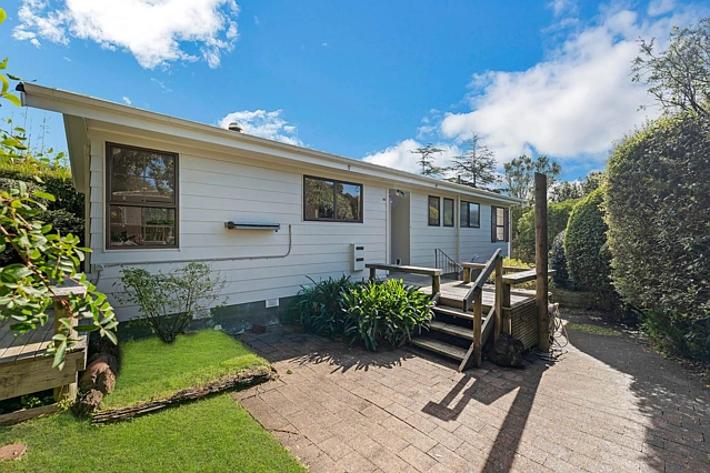 73 Moore Street, Hillcrest, North Shore City