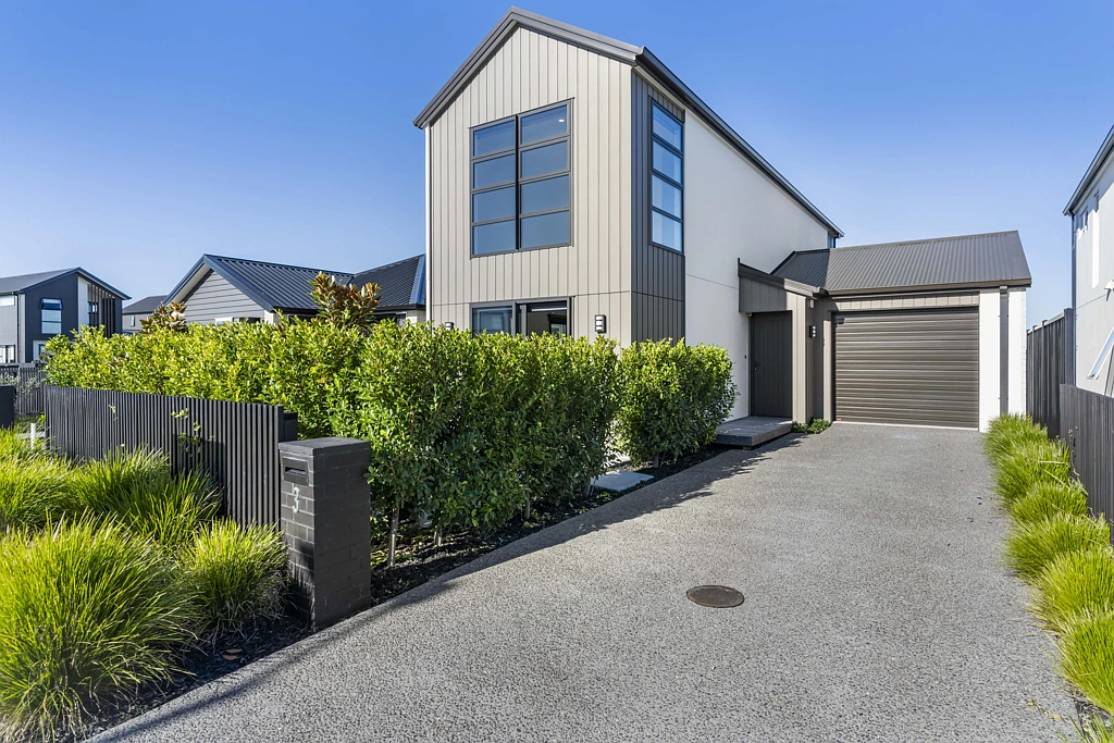 Papamoa 3房  Vendors want SOLD - Vacant and Available