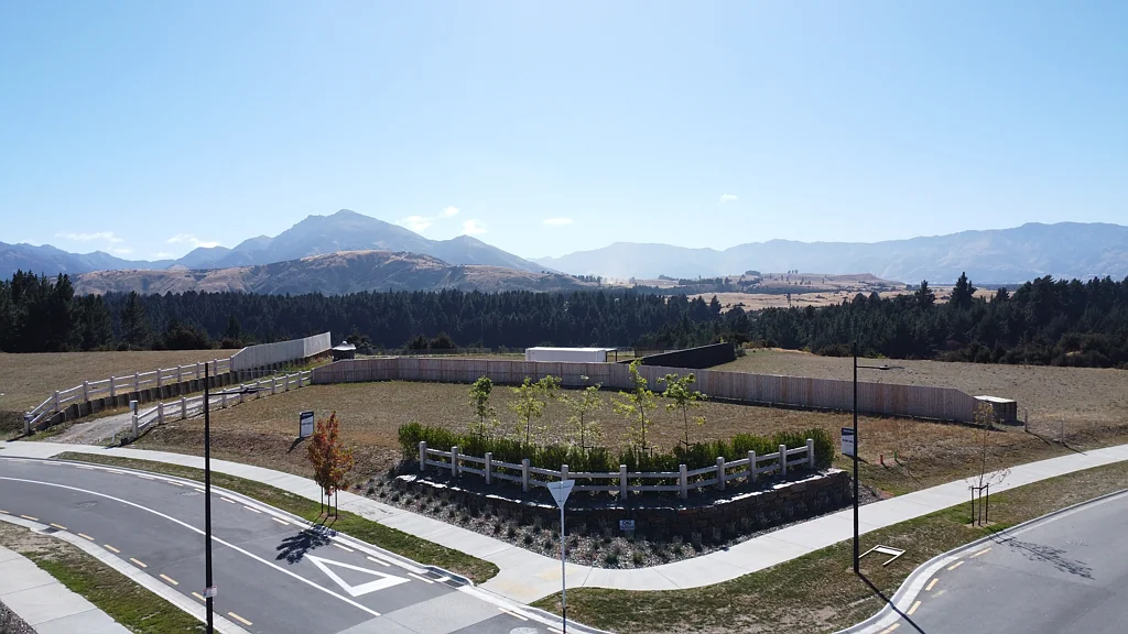 Wanaka Panoramic Views from Titled Corner
