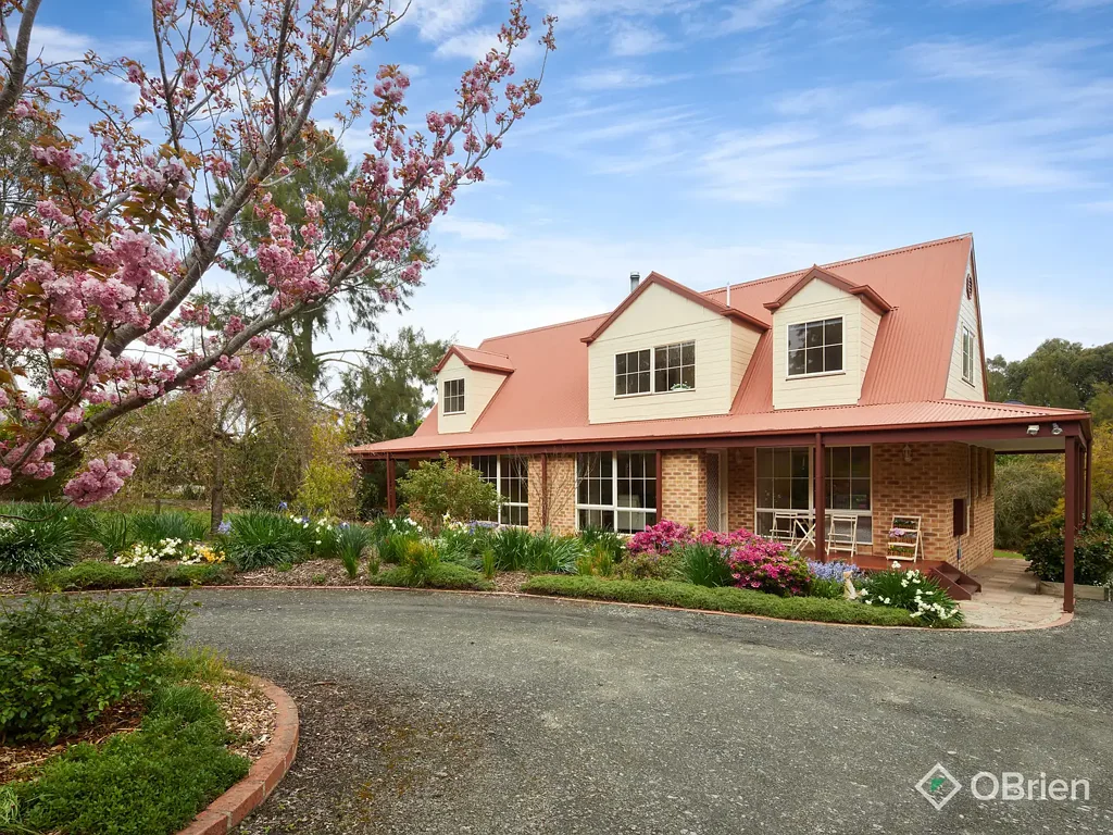 Drouin 4બેડરૂમ Charming Country Residence on 2 Acres (Approx.)