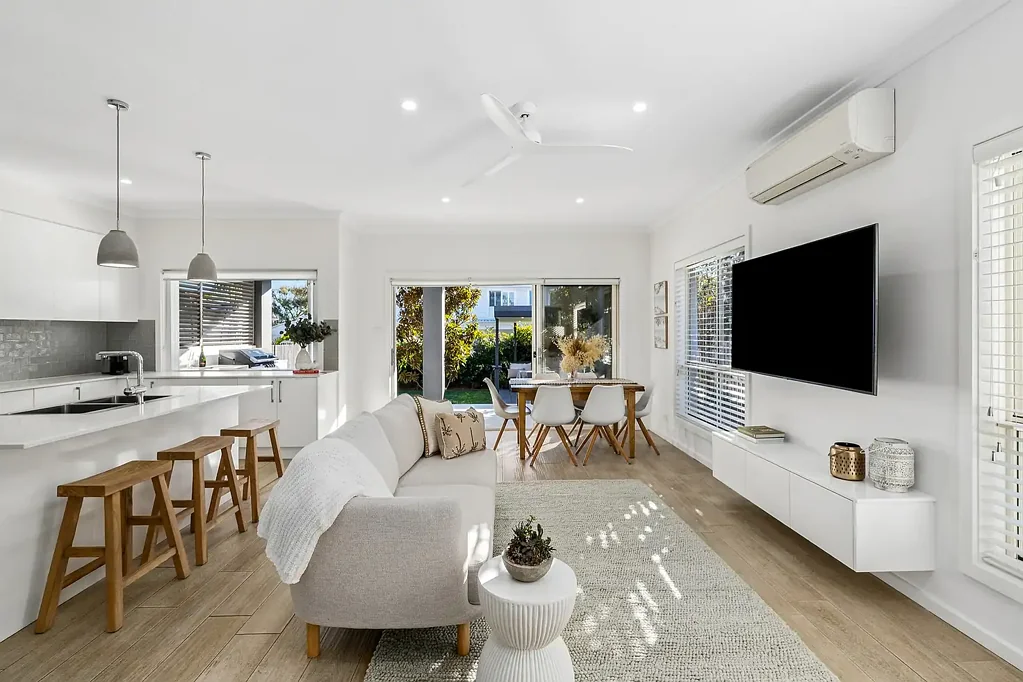 Collaroy Plateau 3 Slaapkamer Rare single level opportunity in the heart of Collaroy Plateau
