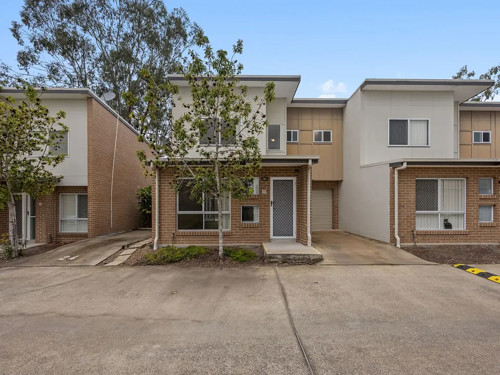 Convenient & Low-Maintenance Townhouse Living