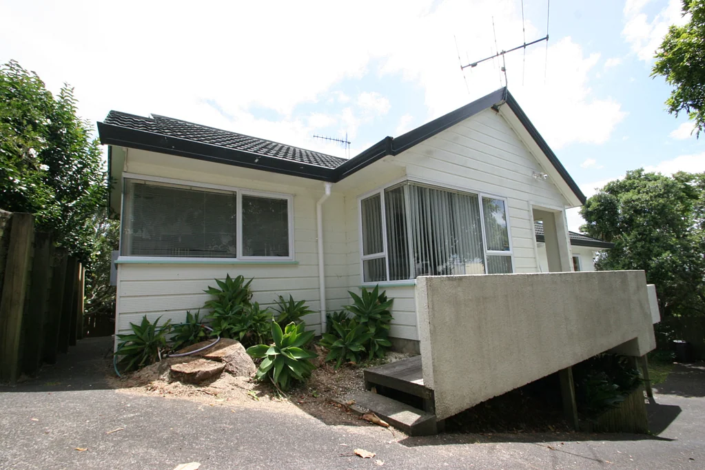 3 Bedrooms Unsworth Heights