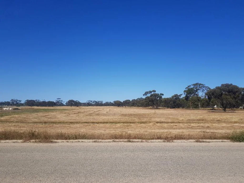 Moora UNDER CONTRACT by professionals
