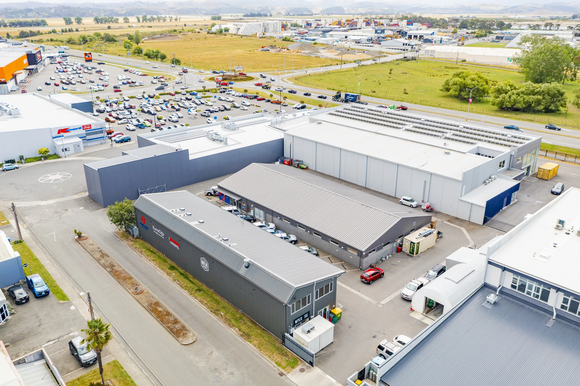 Onekawa Split income investment modern - freehold asset